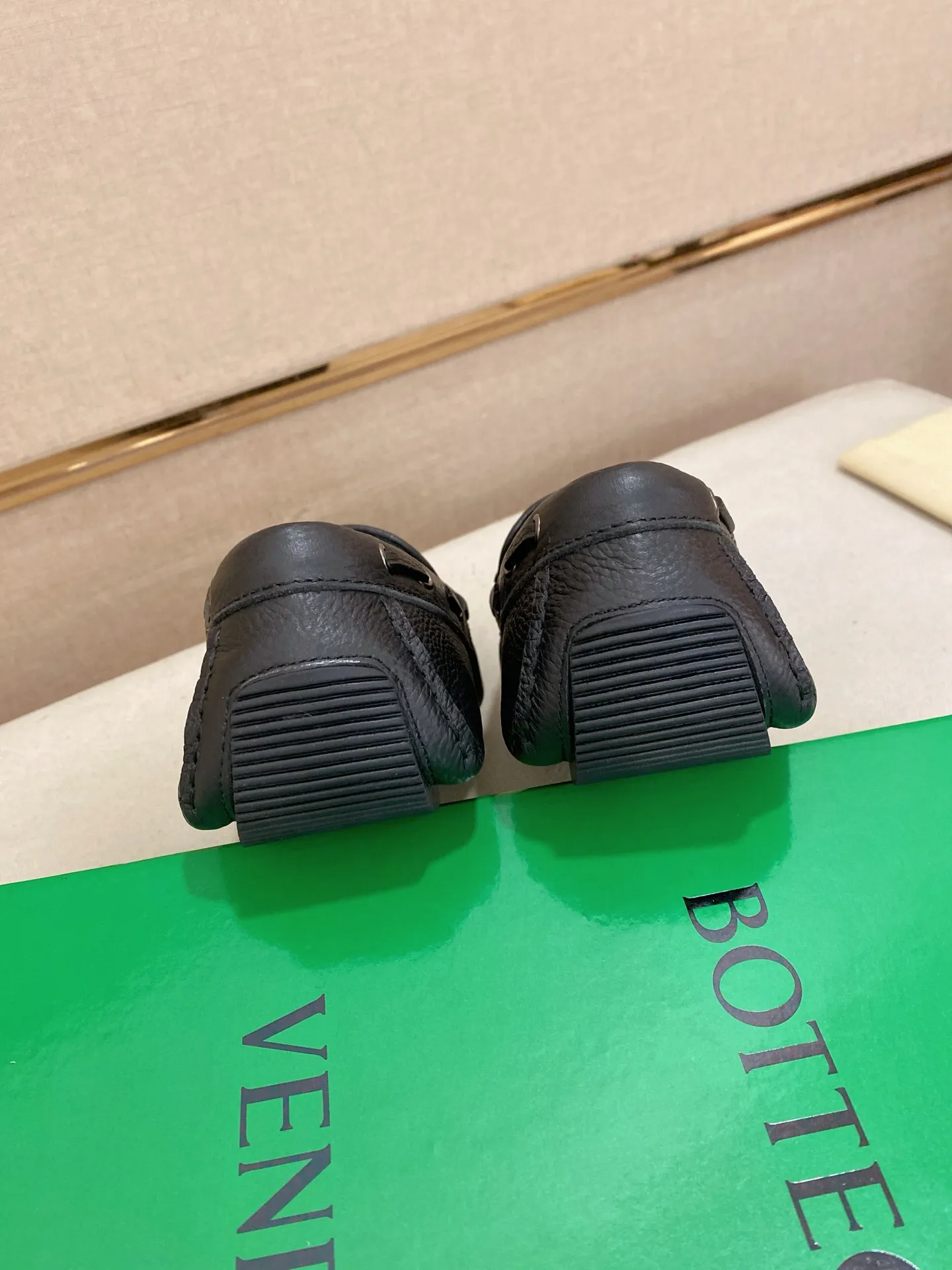 Men's shoes 💰 400💰 (Niu Li + Niu Pad) [BV] latest hot style‼ ️Casual men's shoes, uppers imported deer pattern first-layer cowhide ➕Full imported cowhide lining✔️Exquisite workmanship, excellent foot feel, special rubber soles✔️, cool and fashionable, the latest fashion, fashionable outsole, hurry up. Code number: 38-44 (can be customized to 37.45, non-refundable)